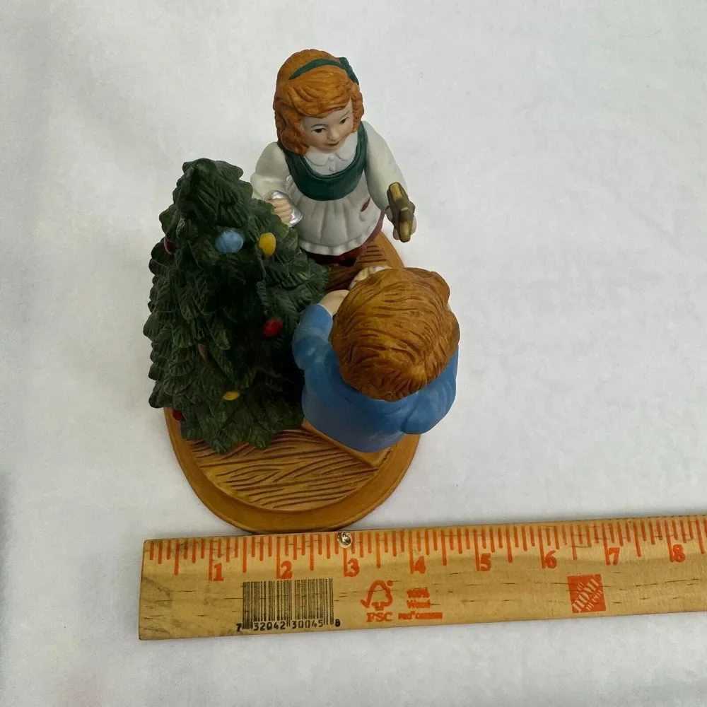 Keeping the Christmas Tradition 1982 Second Edition Christmas Memories Porcelain